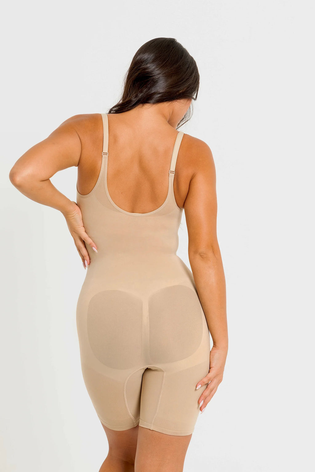 מחטב מפתח חזה פתוח בצבע בז'