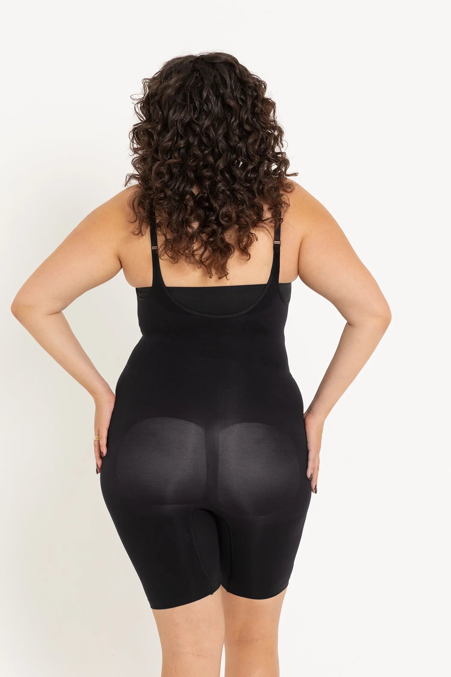 מחטב מפתח חזה פתוח בצבע שחור